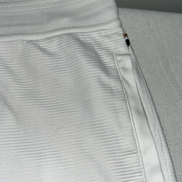 Hugo Boss”Heritage”Sweat Pants size XL. Waist is 34”-38”and inseam 29”. Like New - Picture 8 of 14